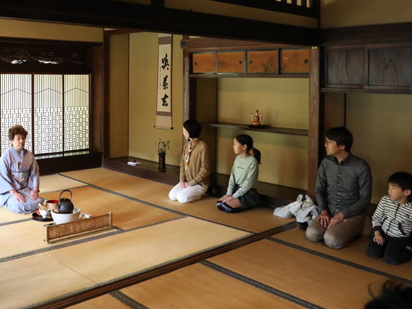 �]�˓������Ă��̉��E�q���Ɗy���ޒ��ȃC���[�W